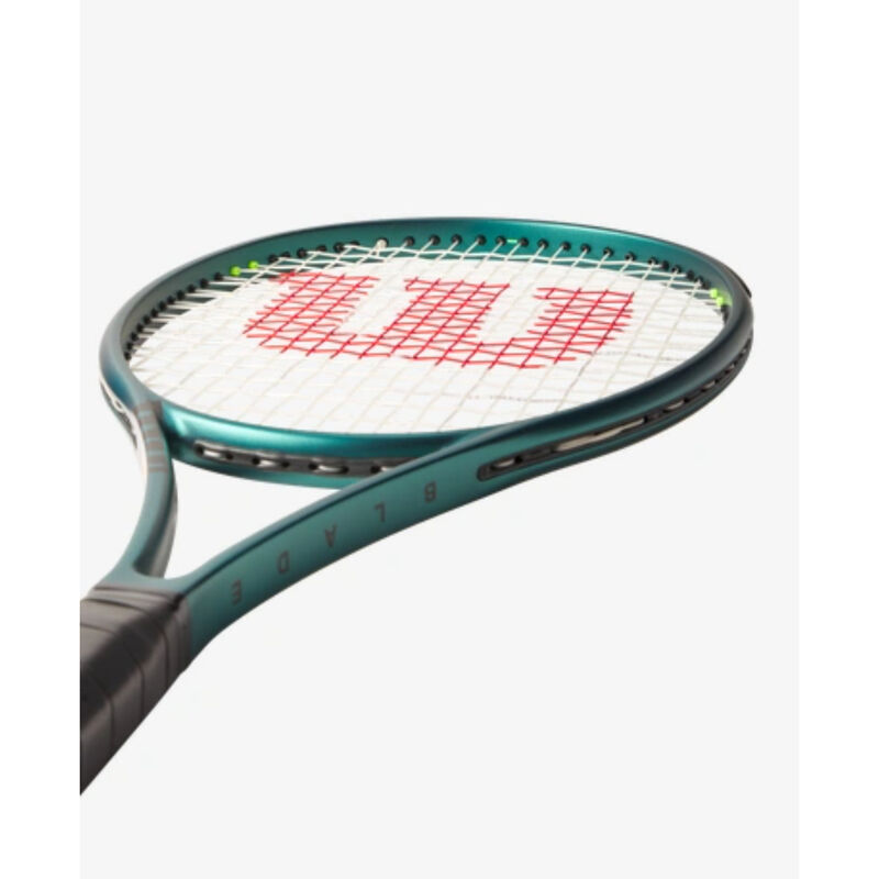 Wilson Blade 98 (18x20) V9 Tennis Racquet image number 2